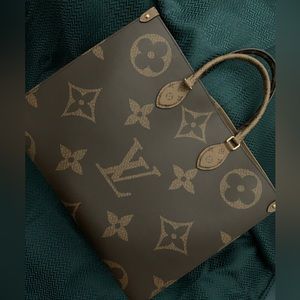 Louis Vuitton OnTheGo Tote